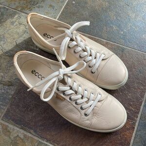 Ecco Low-Top Sneakers in Cream and White